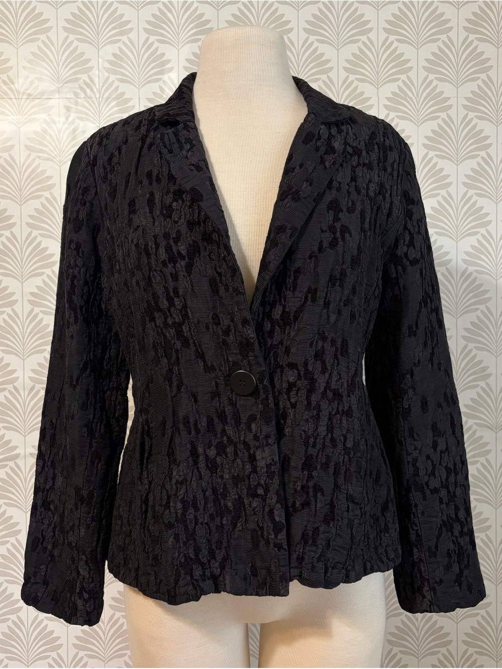 Eileen Fisher Black Textured Single-Button Blazer